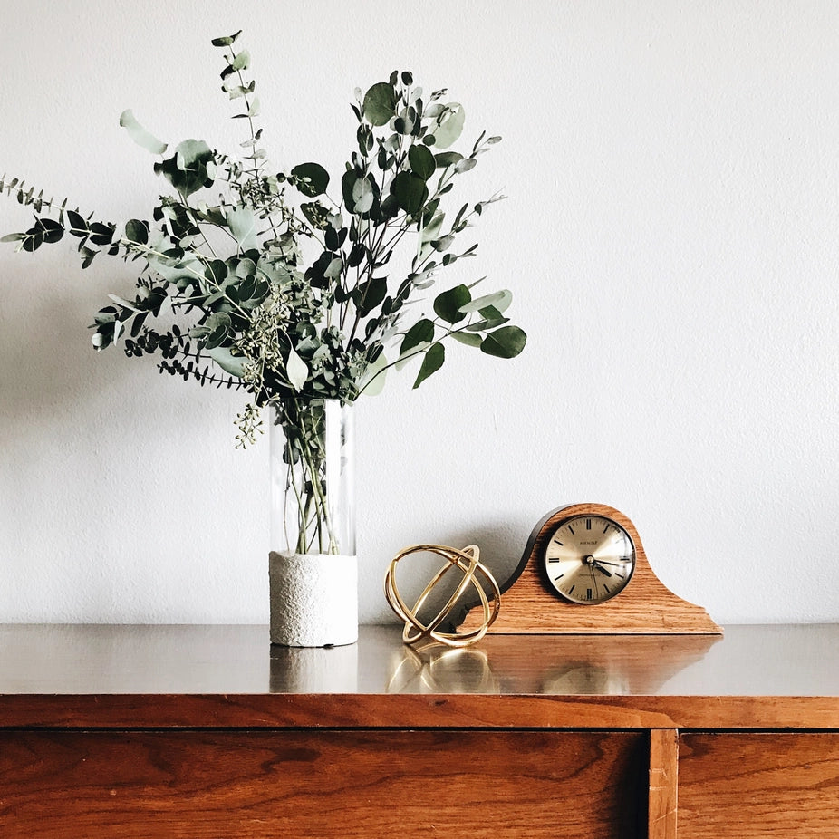 GLASS VASE - 5" X 14"