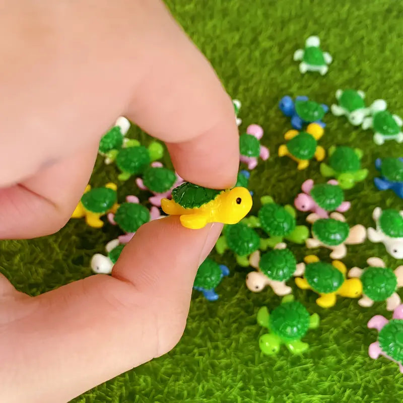 Miniature - green back turtle