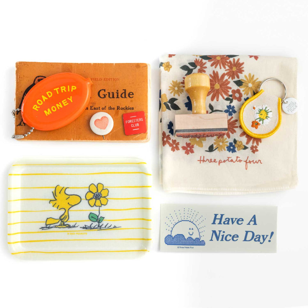 Peanuts® - Woodstock Flower Vintage-Style Tray