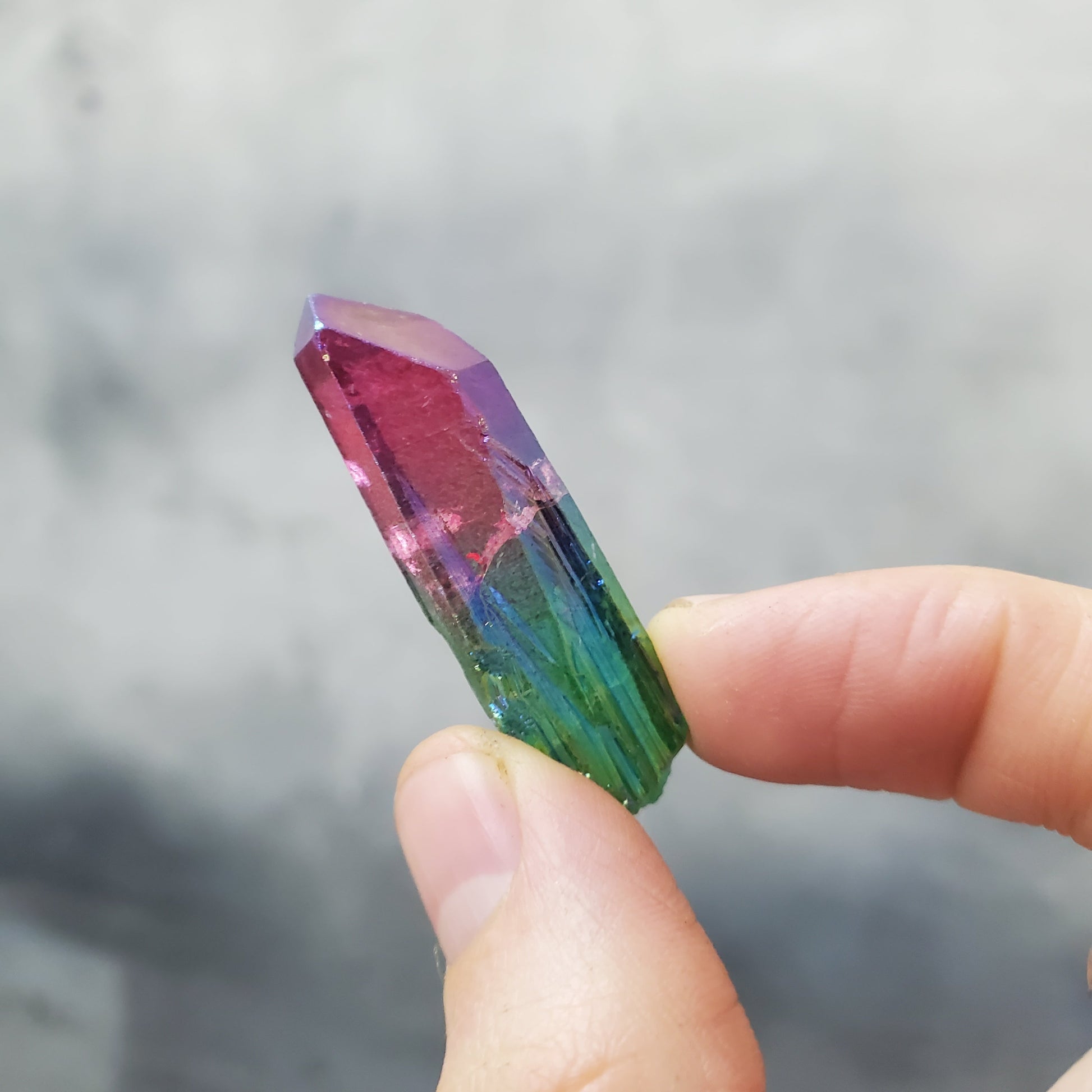 CRYSTALS - OMBRE PINK-GREEN AURA QUARTZ POINT