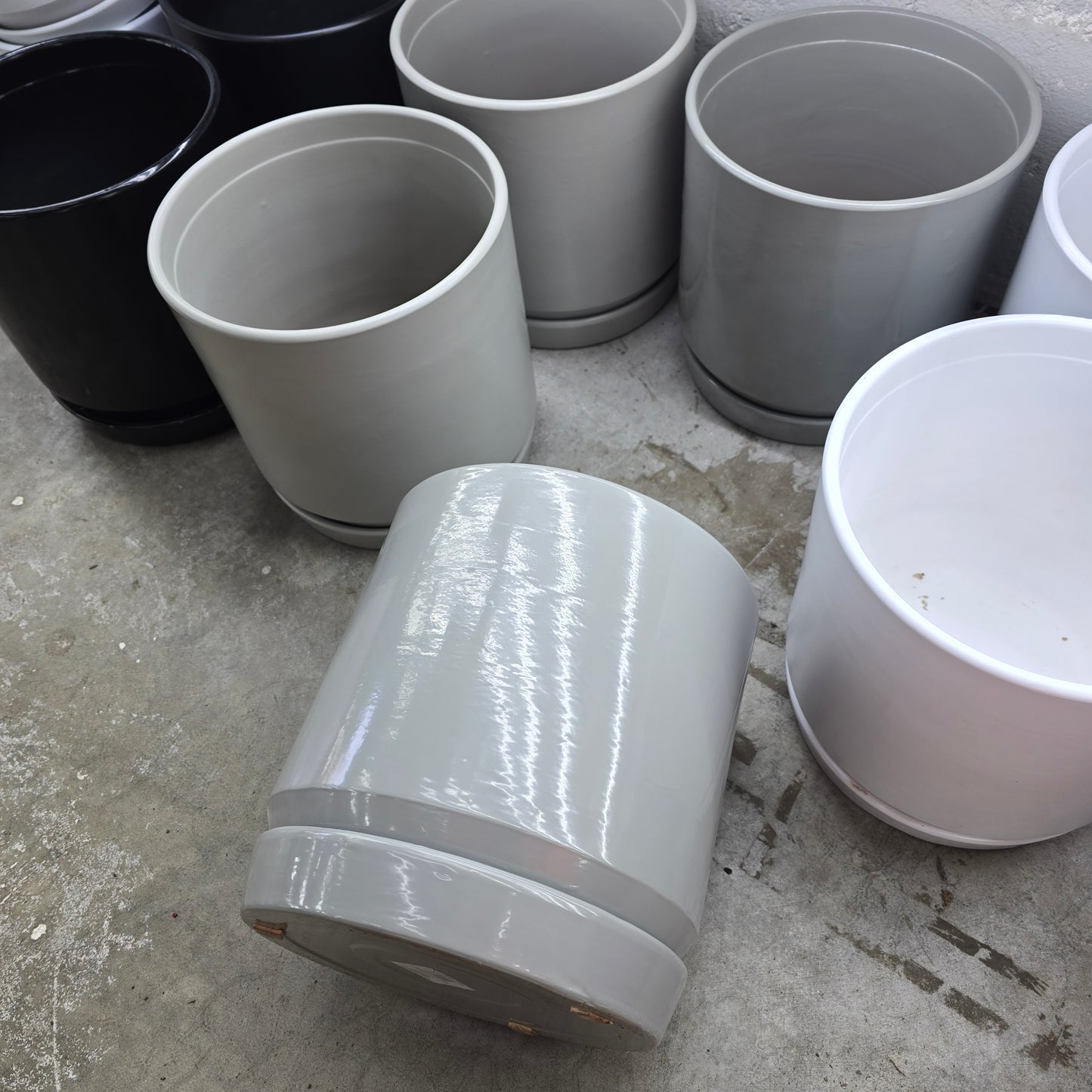 Oakhurst Planter - Glossy Black