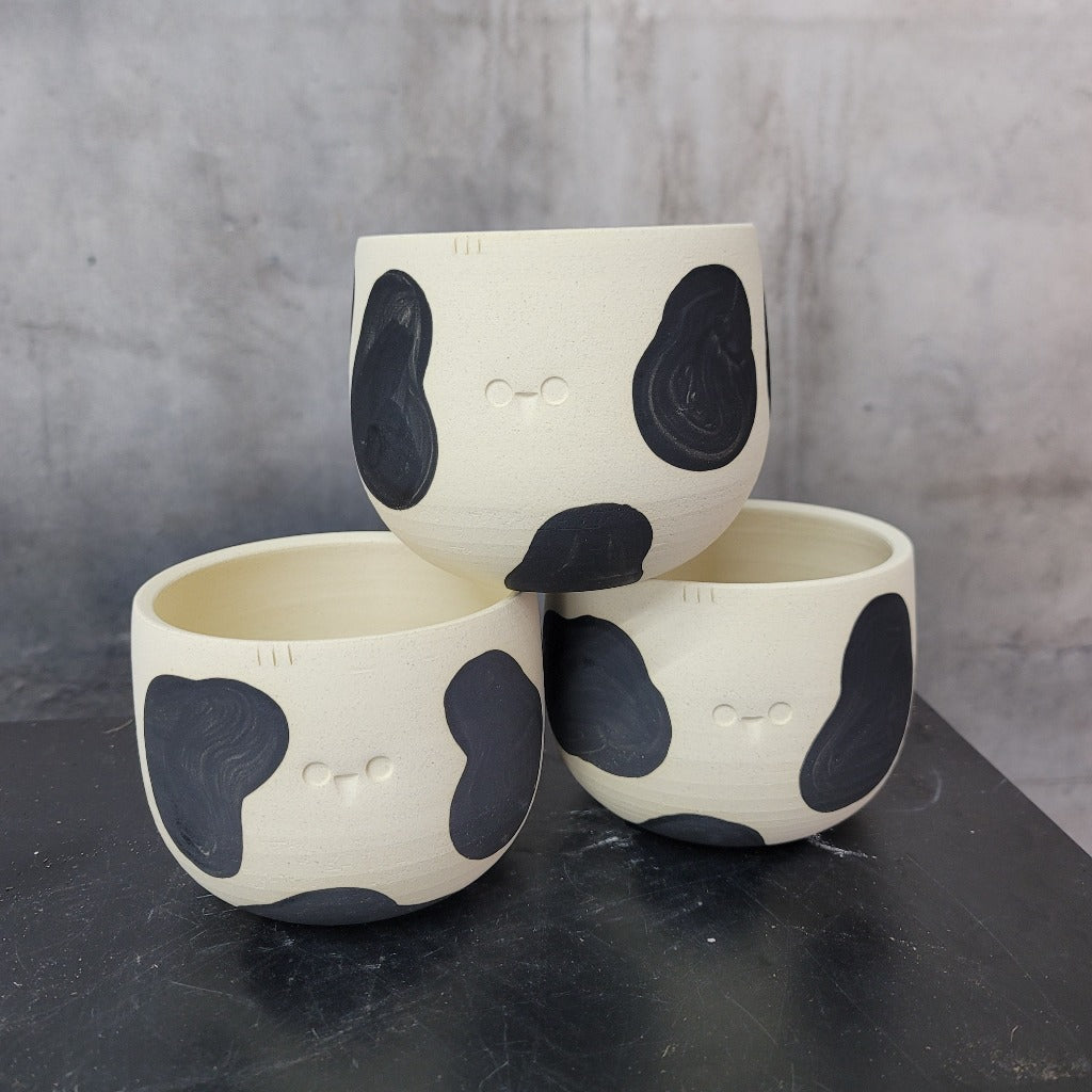 COW PLANTER - BLACK