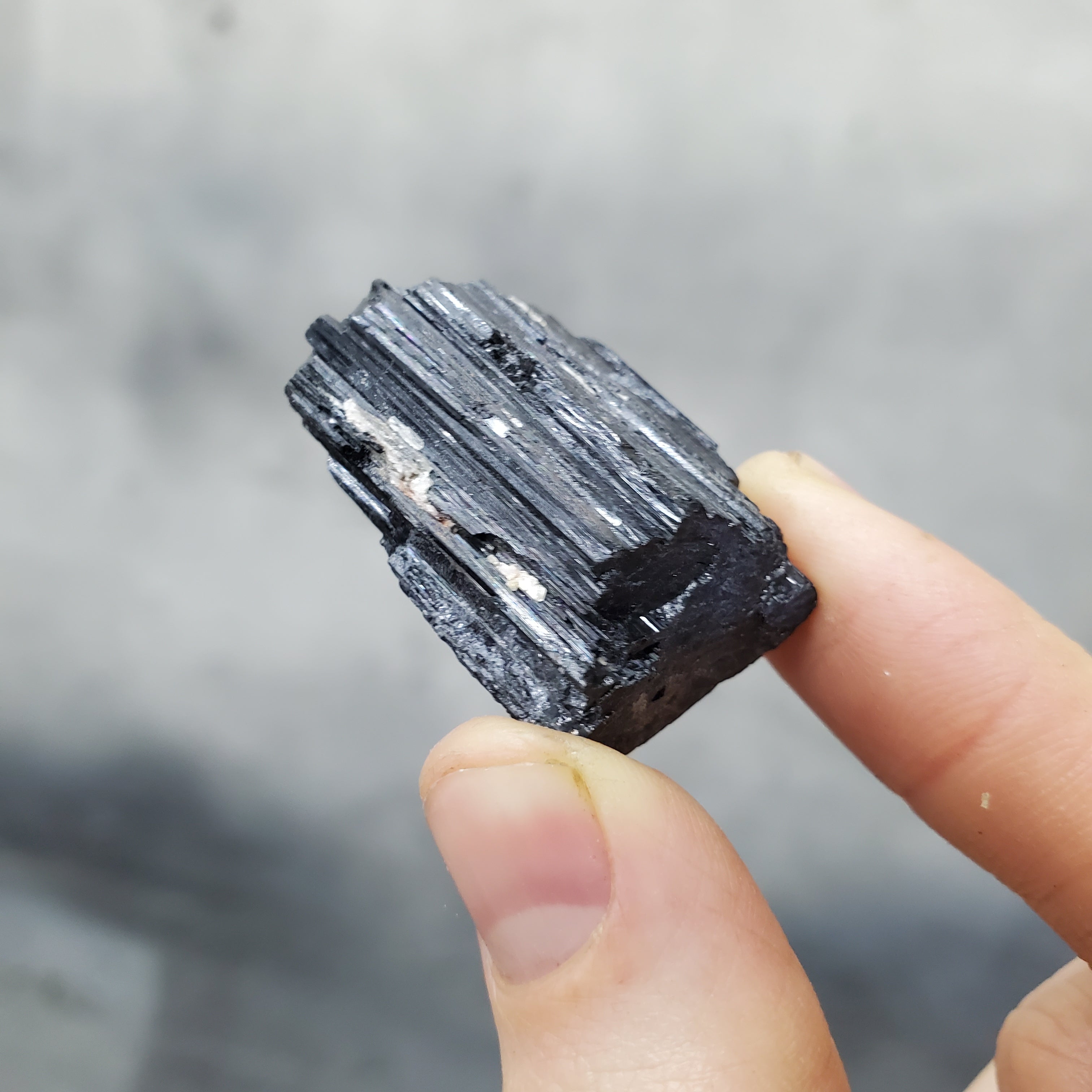 BLACK TOURMALINE (ROUGH)