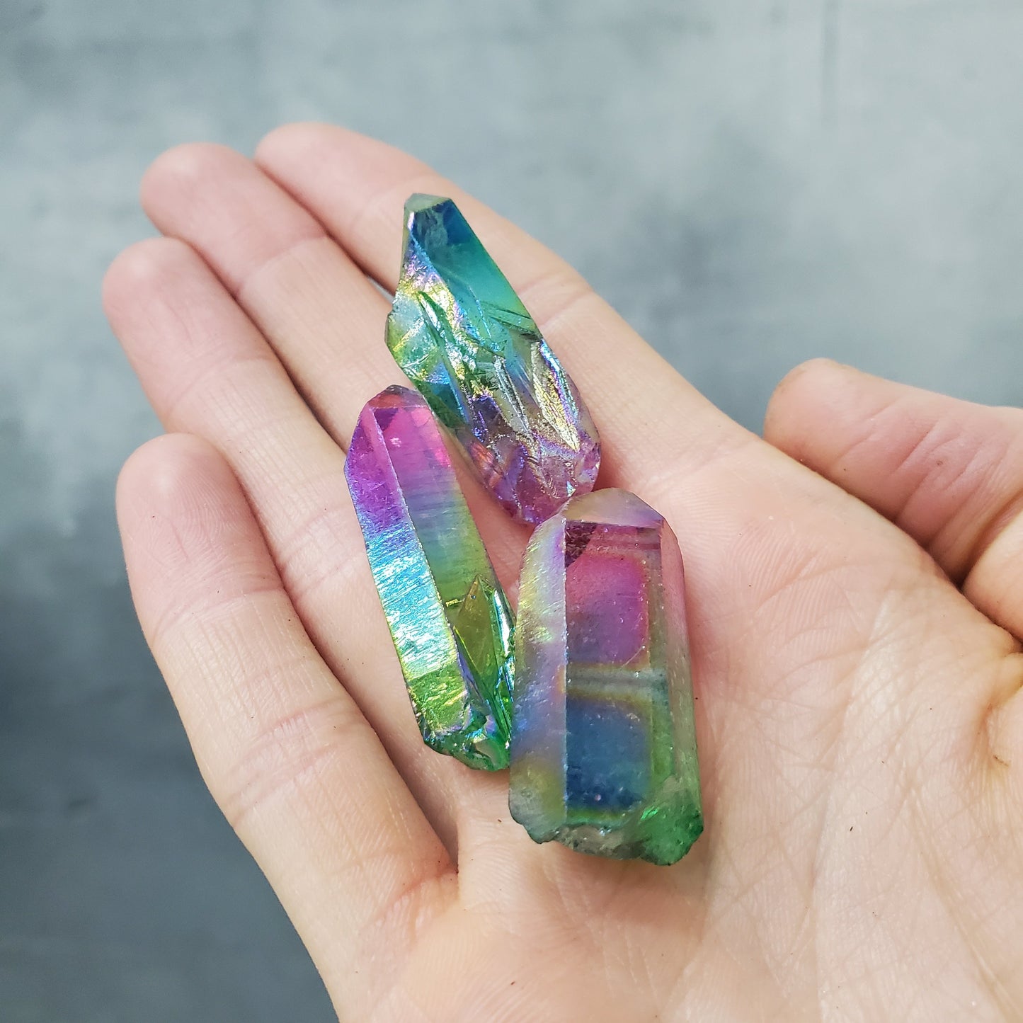 CRYSTALS - OMBRE PINK-GREEN AURA QUARTZ POINT